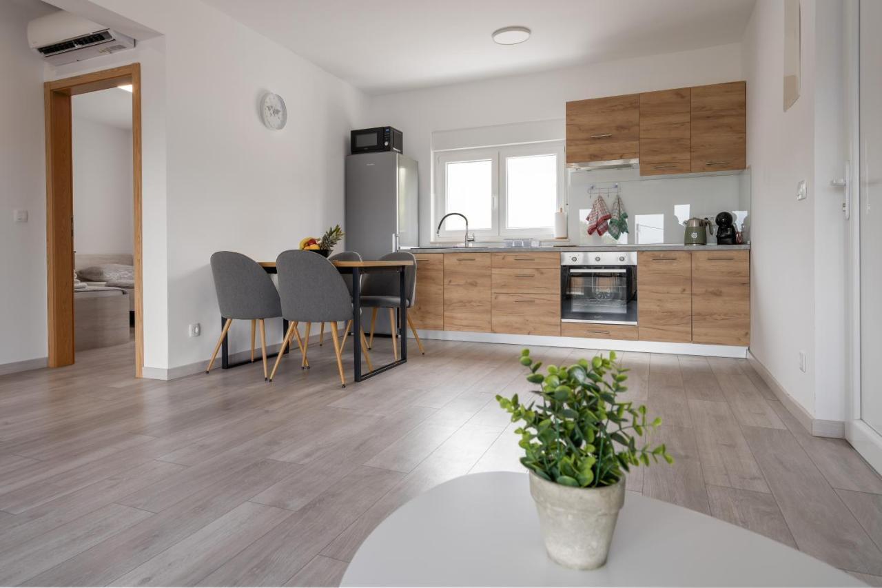 Apartmani Villa Ruby Linardići 外观 照片