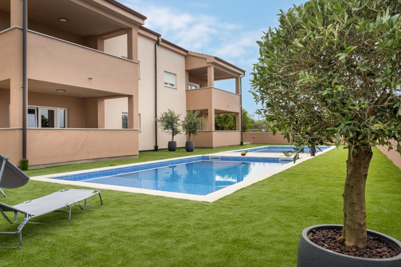 Apartmani Villa Ruby Linardići 外观 照片