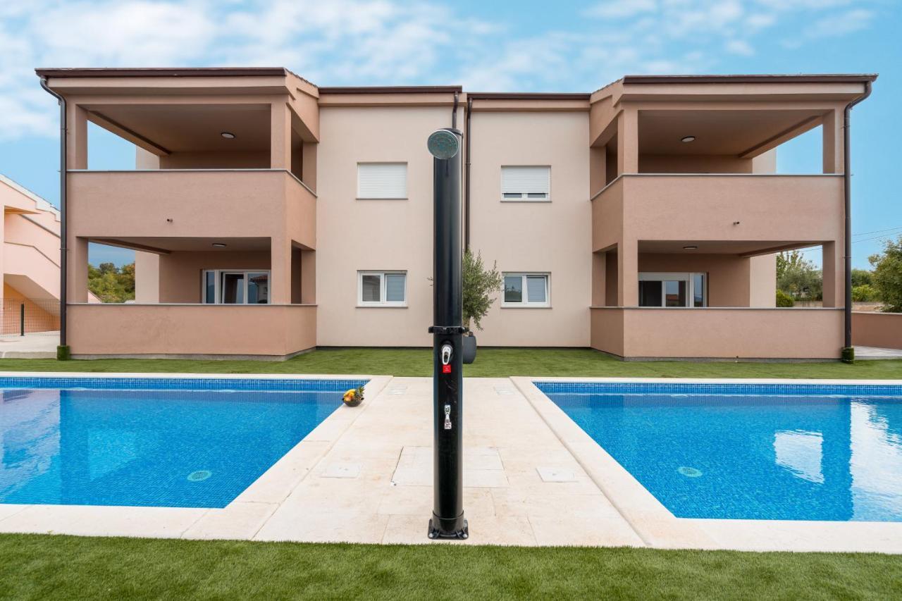Apartmani Villa Ruby Linardići 外观 照片