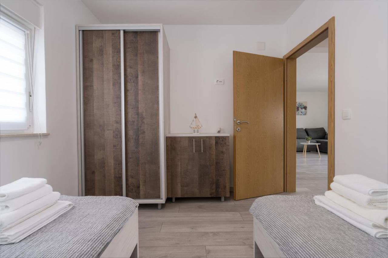 Apartmani Villa Ruby Linardići 外观 照片