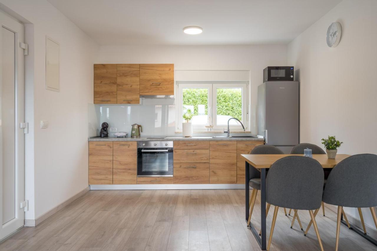 Apartmani Villa Ruby Linardići 外观 照片